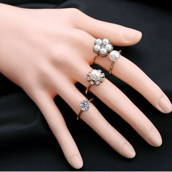 NWT Set Of 4 Antique Gold Pearl Rhinestone Ring Cuffs - Picture 1 of 4